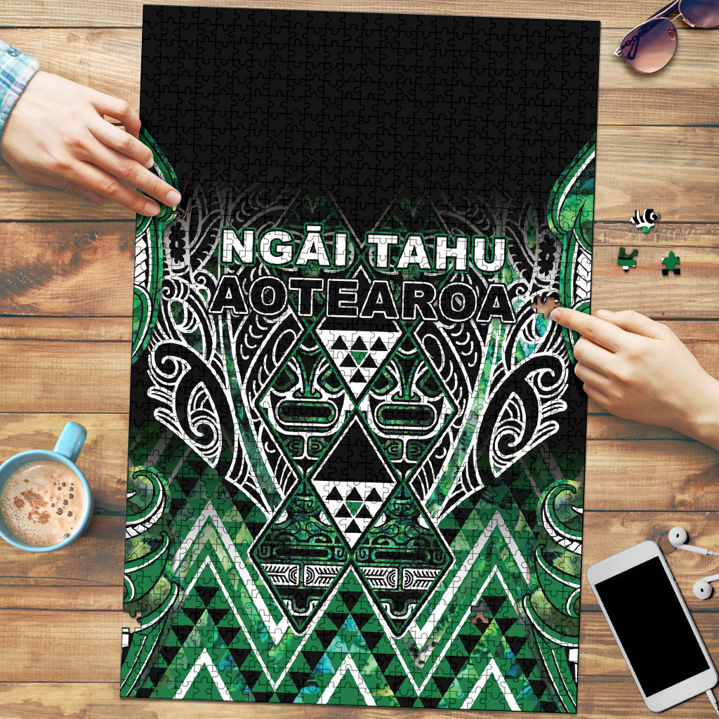 Aotearoa Ngai Tahu Puzzle Maori Tribal Dark Green Paua Shell Pattern