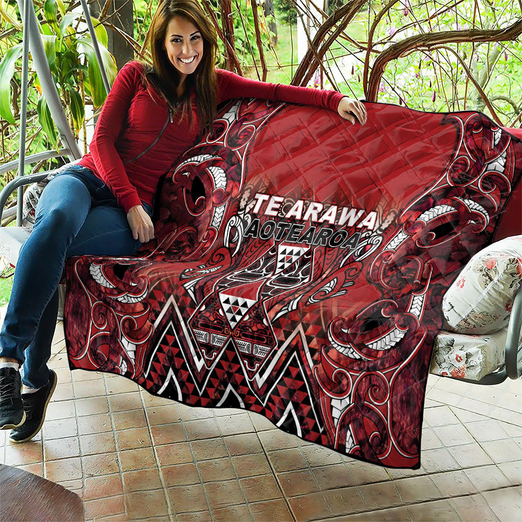 Aotearoa Te Arawa Quilt Maori Tribal Dark Red Paua Shell Pattern