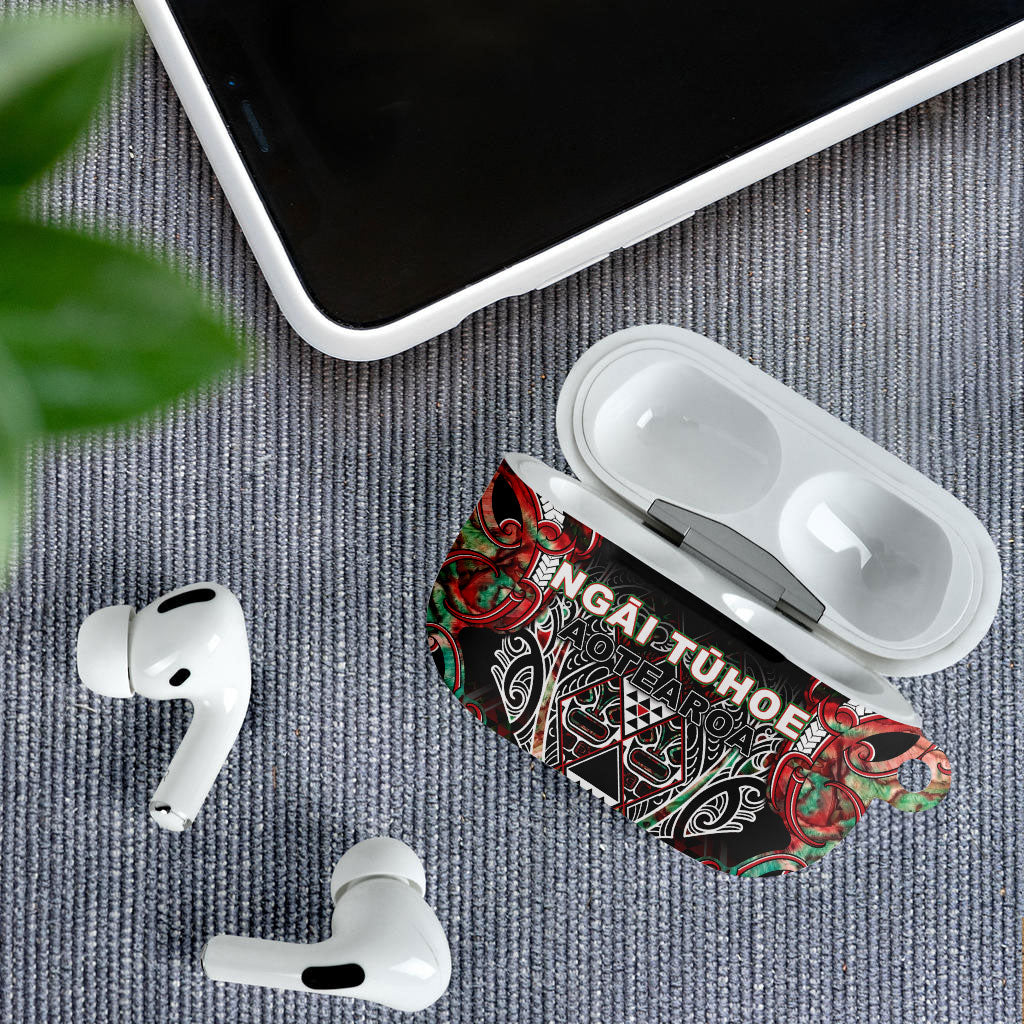 Aotearoa Ngai Tuhoe AirPods Case Maori Tribal Red And Green Paua Shell Pattern