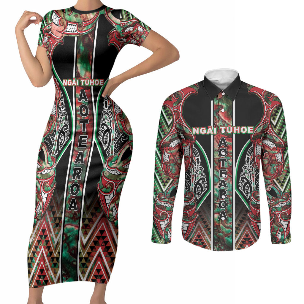 Aotearoa Ngai Tuhoe Couples Matching Short Sleeve Bodycon Dress and Long Sleeve Button Shirt Maori Tribal Red And Green Paua Shell Pattern