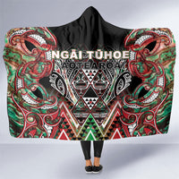 Aotearoa Ngai Tuhoe Hooded Blanket Maori Tribal Red And Green Paua Shell Pattern