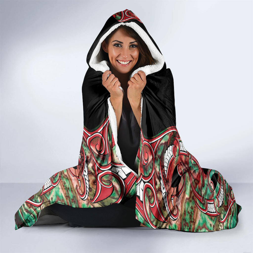 Aotearoa Ngai Tuhoe Hooded Blanket Maori Tribal Red And Green Paua Shell Pattern