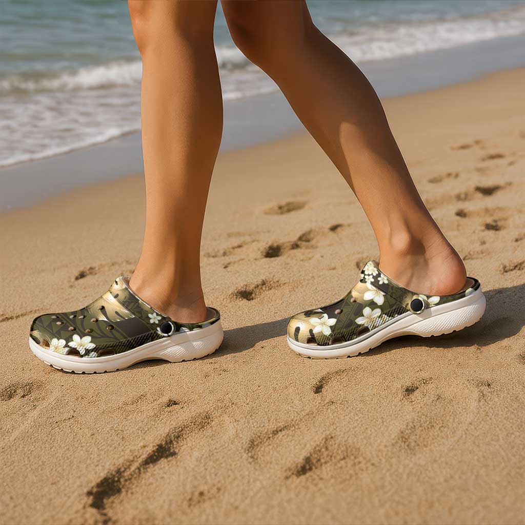 Gold Tropical Hawaii Clogs Shoes Seamless Monstera Plumeria Hawaiian Pattern - Polynesian Pride