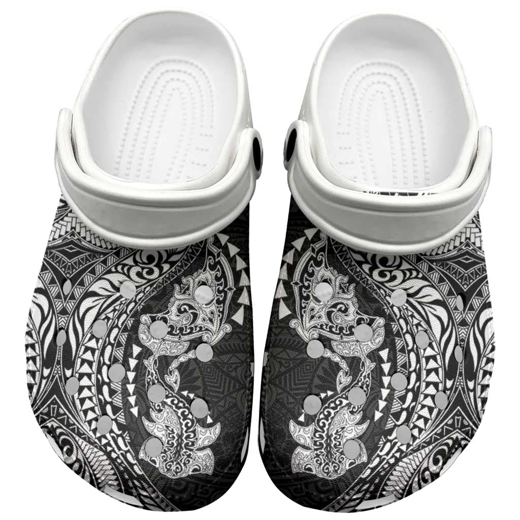 Hawaiian Manta Ray and Hammerhead Shark Tribal Tattoo Clogs Shoes with Polynesian Tribal Pattern Black-White Color