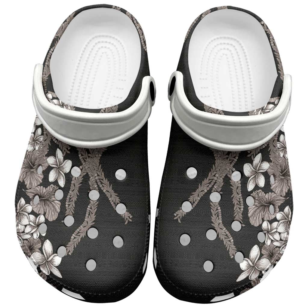 Hawaiian Tropical Flowers and Maile Pikake Clogs Shoes Polynesian Tribal Pattern Grayscale Mode