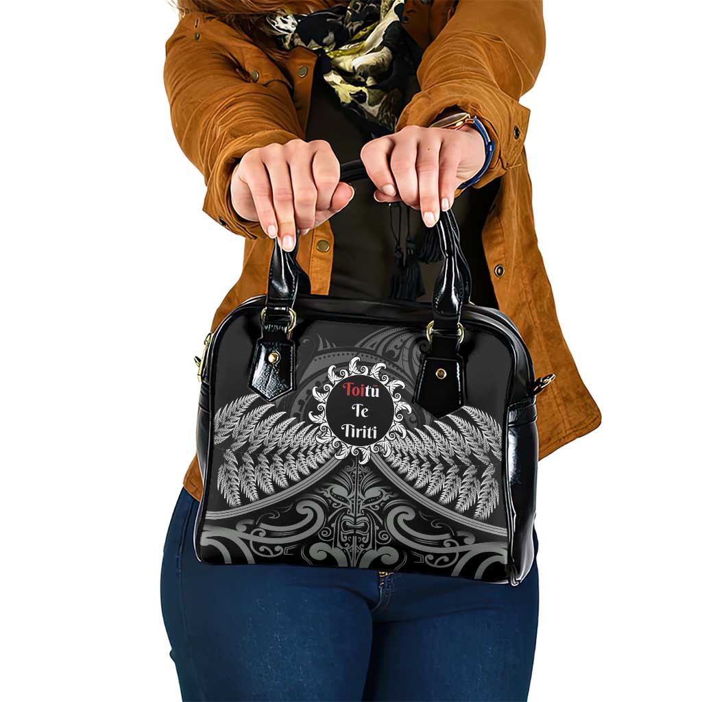 Toitu Te Tiriti Aotearoa Silver Fern Shoulder Handbag New Zealand Maori Pattern LT01 One Size Black - Polynesian Pride