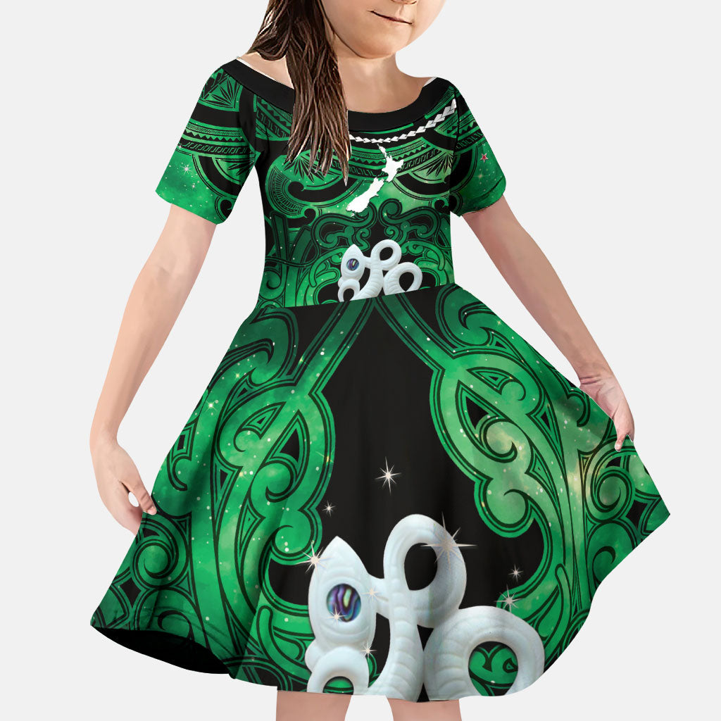 Personalised Maori Matariki Manaia Kakariki Family Matching Long Sleeve Bodycon Dress and Hawaiian Shirt Maori Kowhaiwhai Pattern Galaxy LT01 Daughter's Dress Green - Polynesian Pride