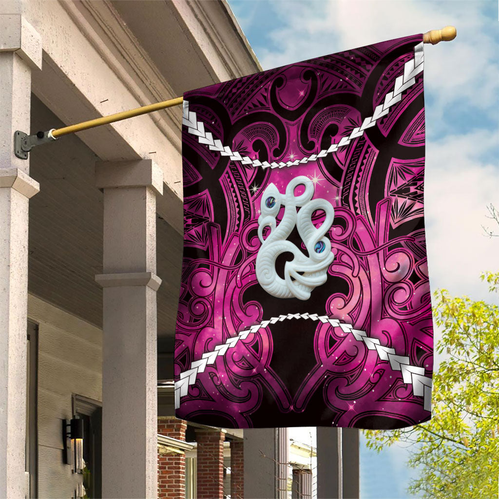 Maori Matariki Manaia Mawhero Garden Flag Maori Kowhaiwhai Pattern Galaxy LT01 House Flag Pink - Polynesian Pride