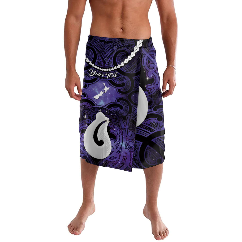 Personalised Maori Matariki Hei Matau Waiporoporo Lavalava Maori Kowhaiwhai Pattern Galaxy LT01 Purple - Polynesian Pride