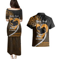 Personalised Hawaii Couples Matching Puletasi Dress and Hawaiian Shirt Maui Be Strong Kakau Gold Version LT01 - Polynesian Pride