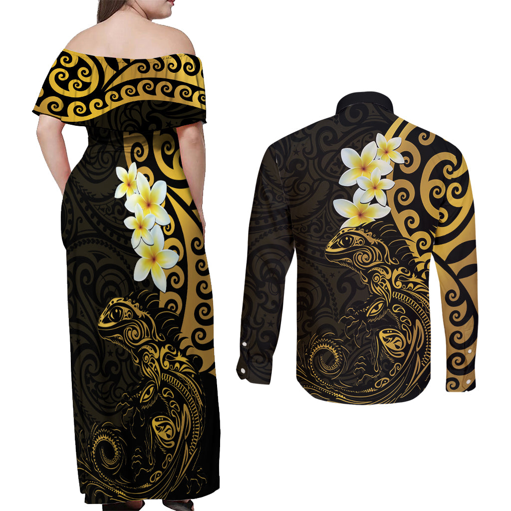 New Zealand Tuatara Plumeria Couples Matching Off Shoulder Maxi Dress and Long Sleeve Button Shirt Maori Gold Koru Tribal Tattoo
