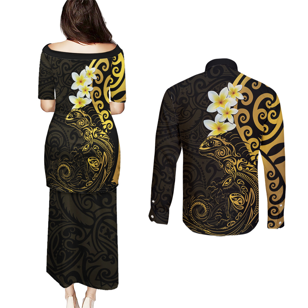 New Zealand Tuatara Plumeria Couples Matching Puletasi and Long Sleeve Button Shirt Maori Gold Koru Tribal Tattoo