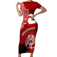 New Zealand ANZAC Waitangi Day Family Matching Short Sleeve Bodycon Dress and Hawaiian Shirt Lest We Forget Soldier Tiki Maori Style LT03 Mom's Dress Red - Polynesian Pride