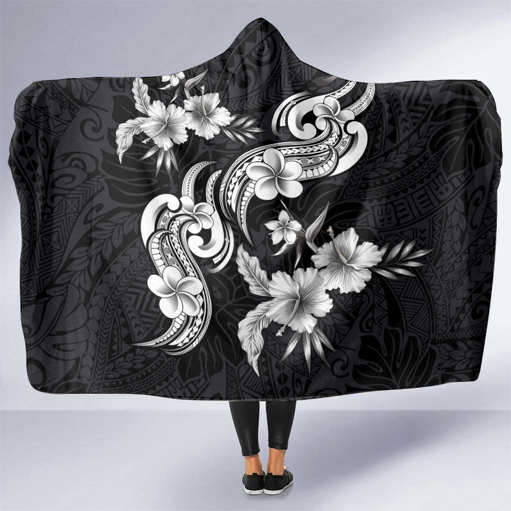 Hawaiian-Polynesian Art Tattoo Hooded Blanket Hibiscus and Plumeria Grayscale LT03 One Size Black - Polynesian Pride