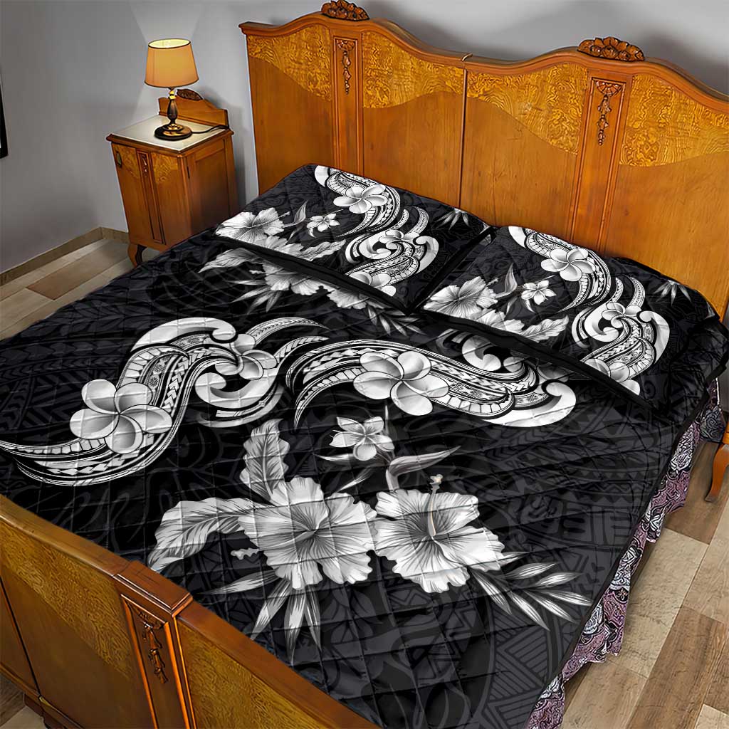 Hawaiian-Polynesian Art Tattoo Quilt Bed Set Hibiscus and Plumeria Grayscale