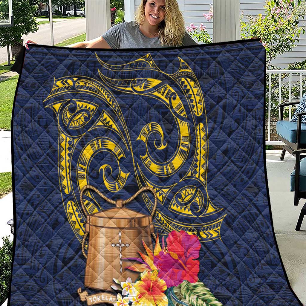 Tokelau Tokehega Day Quilt Coat of Arms with Polynesian Tattoo and Hibiscus LT03 Blue - Polynesian Pride