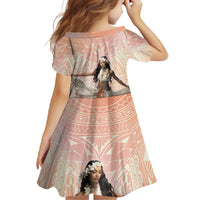 Woman Polynesian Tattoos Family Matching Off Shoulder Maxi Dress and Hawaiian Shirt Tropical Flower - Peach Fuzz Color