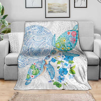 Hawaiian Couple Turtles Honi Blanket Polynesian Art Motifs and Hibiscus White Blue Color - Polynesian Pride