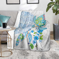 Hawaiian Couple Turtles Honi Blanket Polynesian Art Motifs and Hibiscus White Blue Color - Polynesian Pride