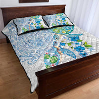 Hawaiian Couple Turtles Honi Quilt Bed Set Polynesian Art Motifs and Hibiscus White Blue Color - Polynesian Pride