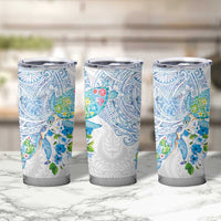 Hawaiian Couple Turtles Honi Tumbler Cup Polynesian Art Motifs and Hibiscus White Blue Color - Polynesian Pride