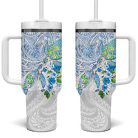 Hawaiian Couple Turtles Honi Tumbler With Handle Polynesian Art Motifs and Hibiscus White Blue Color - Polynesian Pride