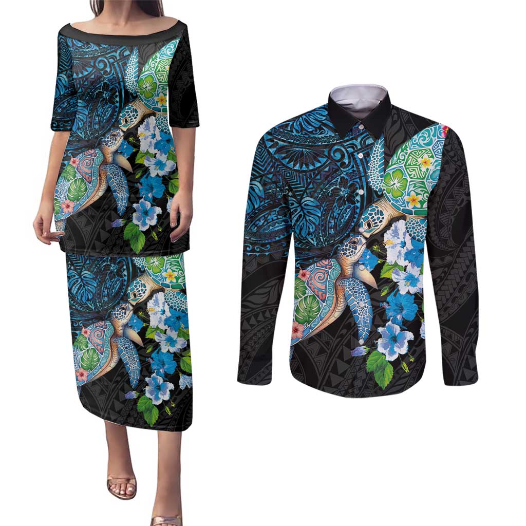 Hawaiian Couple Turtles Honi Couples Matching Puletasi and Long Sleeve Button Shirt Polynesian Art Motifs and Hibiscus Black Blue Color - Polynesian Pride