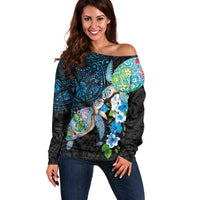 Hawaiian Couple Turtles Honi Off Shoulder Sweater Polynesian Art Motifs and Hibiscus Black Blue Color - Polynesian Pride