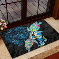 Hawaiian Couple Turtles Honi Rubber Doormat Polynesian Art Motifs and Hibiscus Black Blue Color - Polynesian Pride