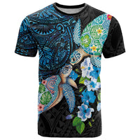 Hawaiian Couple Turtles Honi T Shirt Polynesian Art Motifs and Hibiscus Black Blue Color - Polynesian Pride