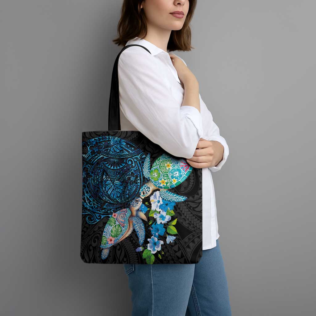 Hawaiian Couple Turtles Honi Tote Bag Polynesian Art Motifs and Hibiscus Black Blue Color - Polynesian Pride