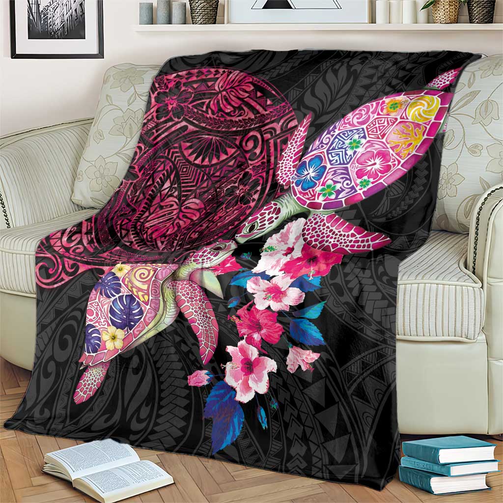 Hawaiian Couple Turtles Honi Blanket Polynesian Art Motifs and Hibiscus Black Red Color - Polynesian Pride