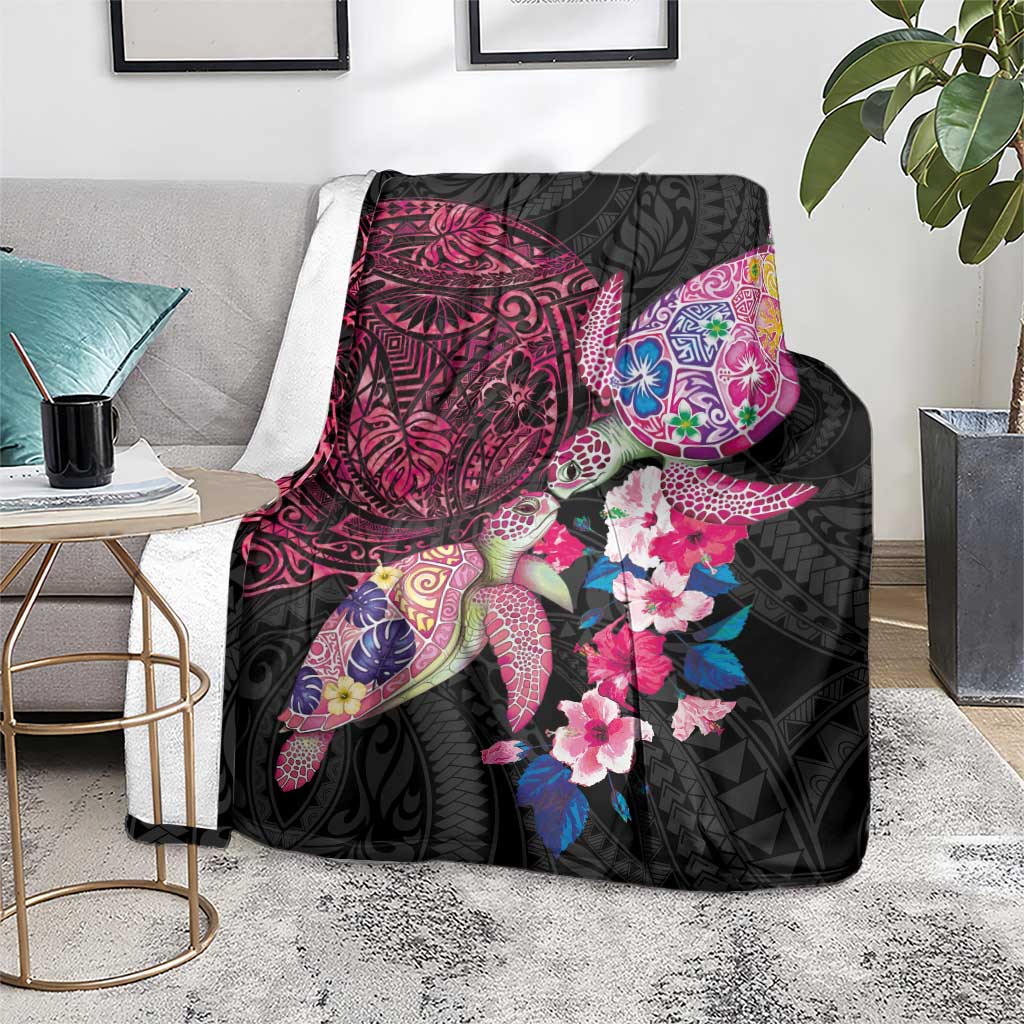 Hawaiian Couple Turtles Honi Blanket Polynesian Art Motifs and Hibiscus Black Red Color - Polynesian Pride