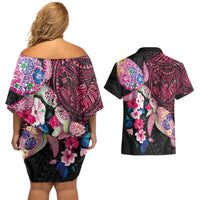 Hawaiian Couple Turtles Honi Couples Matching Off Shoulder Short Dress and Hawaiian Shirt Polynesian Art Motifs and Hibiscus Black Red Color - Polynesian Pride