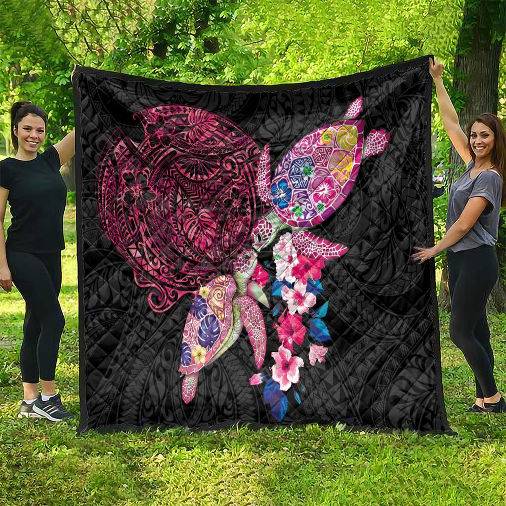 Hawaiian Couple Turtles Honi Quilt Polynesian Art Motifs and Hibiscus Black Red Color - Polynesian Pride