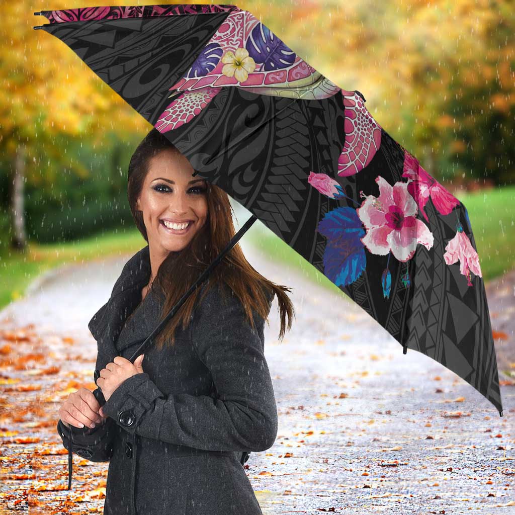 Hawaiian Couple Turtles Honi Umbrella Polynesian Art Motifs and Hibiscus Black Red Color - Polynesian Pride