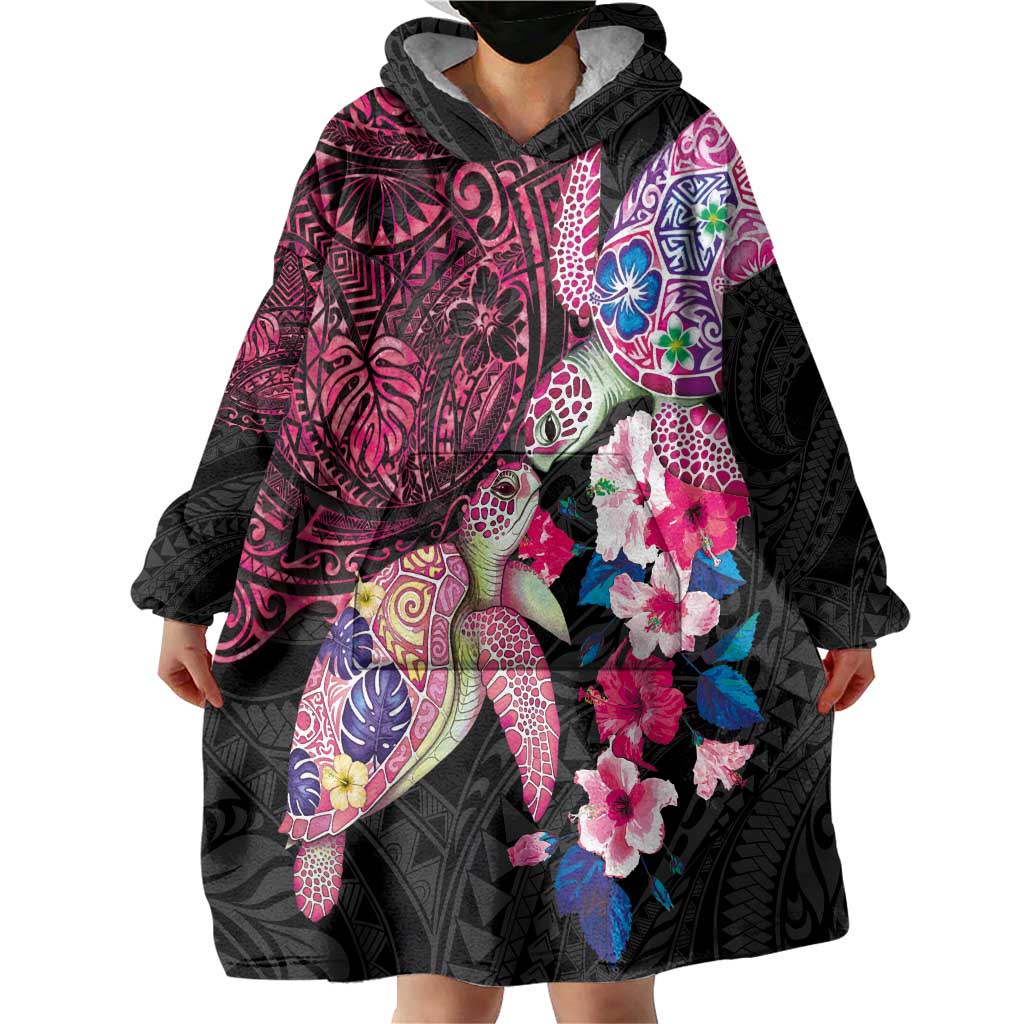Hawaiian Couple Turtles Honi Wearable Blanket Hoodie Polynesian Art Motifs and Hibiscus Black Red Color - Polynesian Pride