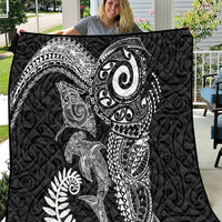 Aotearoa Maori Sea Animals Tribal Quilt Manta Ray and Shark Moko Pattern Black Color