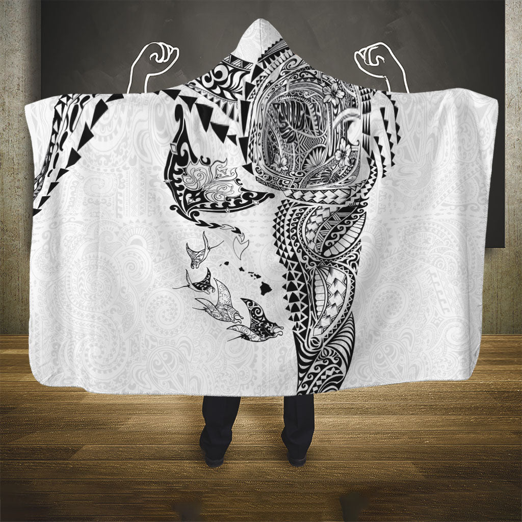 Hawaiian Manta Ray Tribal Hooded Blanket Polynesian Art Motifs White Color