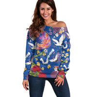 Hawaiian and Japanese Culture Together Off Shoulder Sweater Kakau Tribal Pattern and Irezumi Art Blue Color