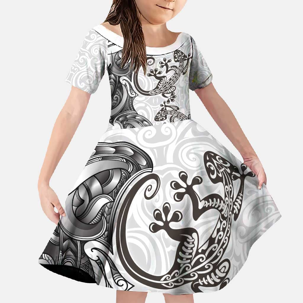 New Zealand Gecko Maori Art Tattoo Family Matching Tank Maxi Dress and Hawaiian Shirt White Color LT03 Daughter's Dress White - Polynesian Pride