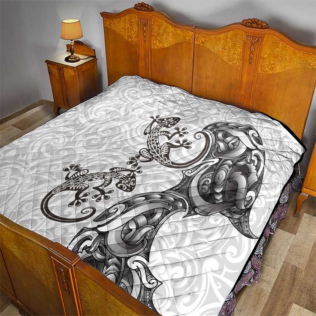 New Zealand Gecko Maori Art Tattoo Quilt White Color