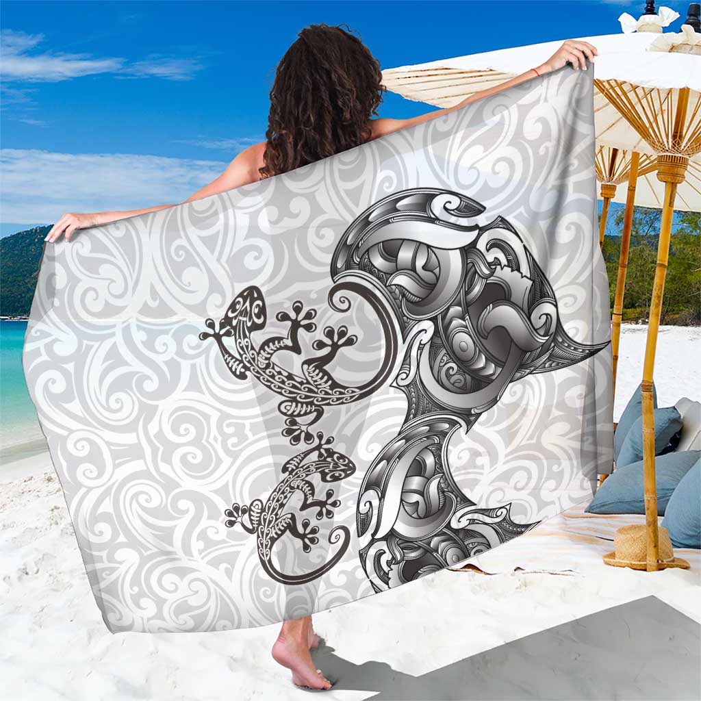 New Zealand Gecko Maori Art Tattoo Sarong White Color LT03 One Size 44 x 66 inches White - Polynesian Pride
