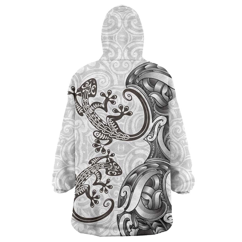 New Zealand Gecko Maori Art Tattoo Wearable Blanket Hoodie White Color