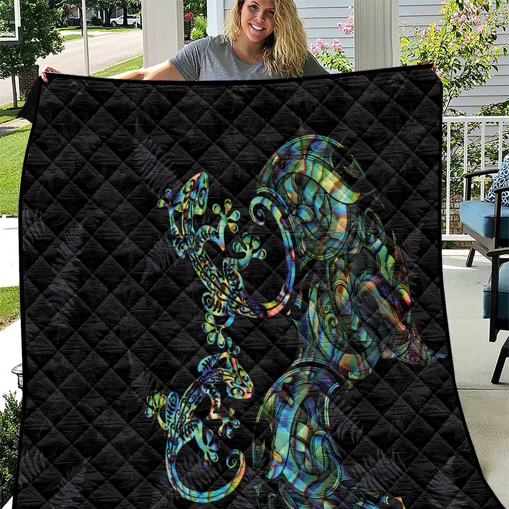 New Zealand Gecko Maori Art Tattoo Quilt Silver Fern and Paua Shell Mode LT03 Black - Polynesian Pride
