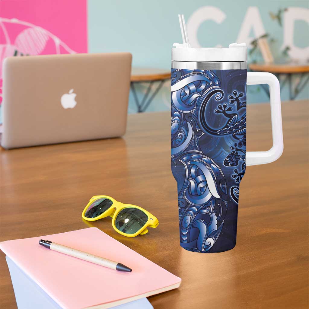 New Zealand Gecko Maori Art Tattoo Tumbler With Handle Matariki Mode LT03 - Polynesian Pride