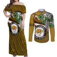 Hawaii James Campbell High School Couples Matching Off Shoulder Maxi Dress and Long Sleeve Button Shirt Kakau Pattern Gold Color Version LT03 Gold - Polynesian Pride
