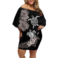Hawaiian Flower and Tribal Turtle Family Matching Off Shoulder Short Dress and Hawaiian Shirt Grayscale Mode LT03 Mom's Dress Black - Polynesian Pride