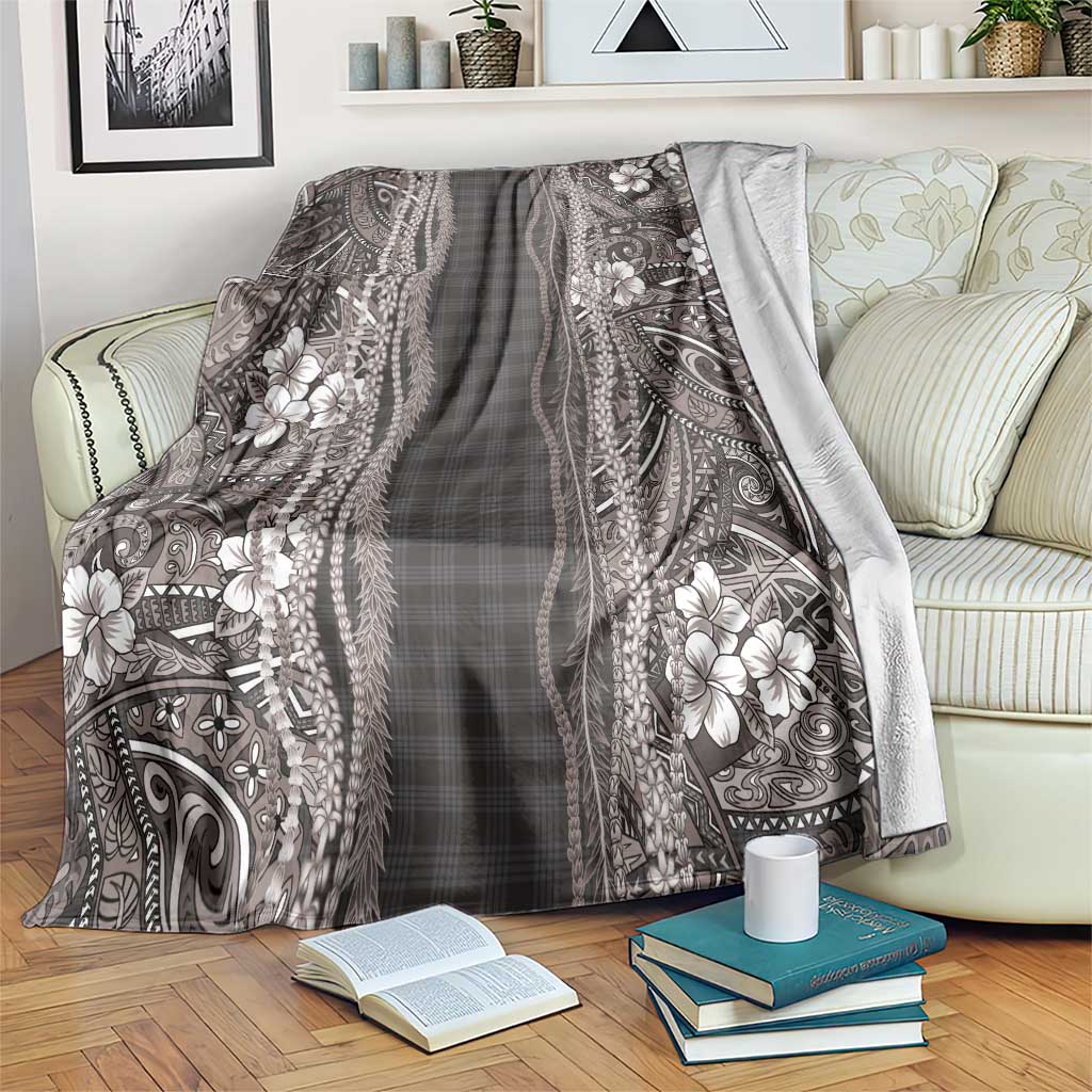 Hawaiian Art Flower Tribal with Lei Blanket Palaka Pattern Grayscale LT03 Gray - Polynesian Pride