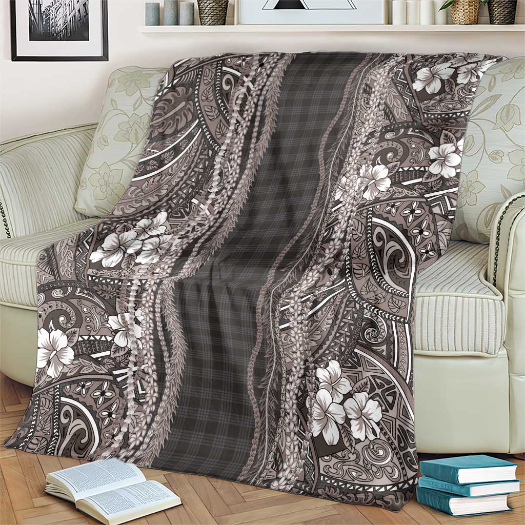 Hawaiian Art Flower Tribal with Lei Blanket Palaka Pattern Grayscale - Polynesian Pride